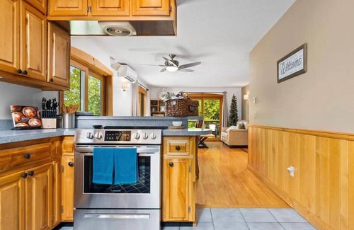 Lake Leelanau Casa | Lake Leelanau Therapy-HotTub/Kayaks/FirePit