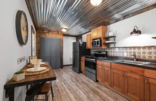 Jenkins Cabina | Lake Life Cabin - FREE SLIP! Bring Your Boat, Enjoy The Swim Dock, Kayaks, Pool, and Views! | 1