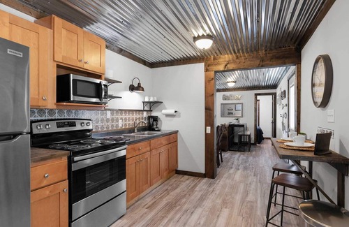 Jenkins Cabina | Lake Life Cabin - FREE SLIP! Bring Your Boat, Enjoy The Swim Dock, Kayaks, Pool, and Views! | 1