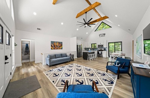 Speedwell Casa | Lake Loop Retreat w/Movie Theater & Private Dock