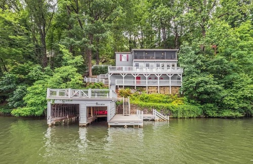 Lake Lure Cabaña | Lake Lure Cottage~Pontoon Available 2 Rent!
