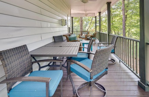 Lake Lure Casa | Lake Lure Home with Beach Access, Near Chimney Rock!