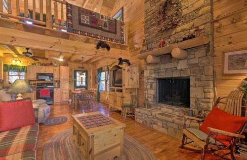 Lake Lure Casa | Lake Lure Log Cabin with Grill, Near Hiking!