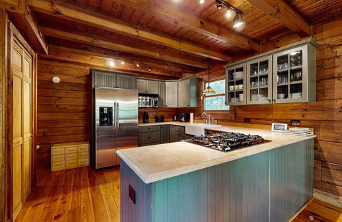 Lake Lure Cabina | Lake Lure mountain cabin with spectacular views on 2 acres
