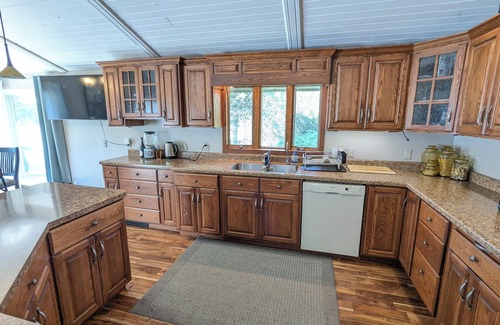Watertown Casa | Lake Luxury home: Elegance,Comfort,Fishing,Hunting,Optional Pontoon/Jet ski rent