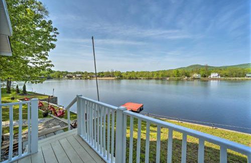 Lake Luzerne Casa | Lake Luzerne Home with Fire Pit on Hudson River