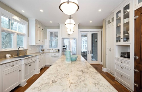 Union Mills Villa | Lake MI Beach Front Home w/Private Pool, Hot Tub, Home Gym & 6 Ensuite Bedrooms!