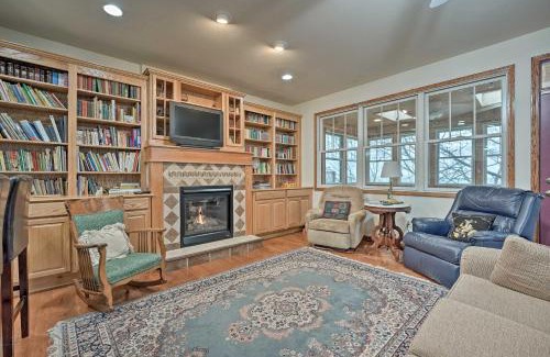 Douglas Casa | Lake Michigan Waterfront Home 1 Mile to Downtown!
