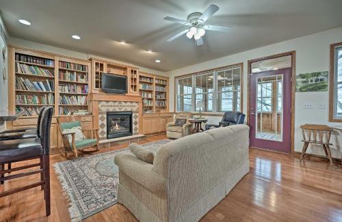 Douglas Casa | Lake Michigan Waterfront Home 1 Mile to Downtown!