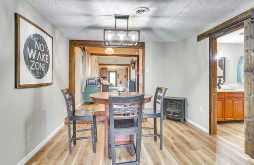 Craig Beach Casa | Lake Milton 1 Block From Beach With A Hot Tub!