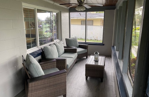 Minneola Casa | Lake Minneola Sunset Cottage - Lakefront Home - Sun Water Florida!