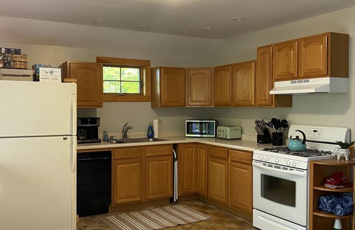 Newbury Apartamento | Lake & Mount Sunapee Apartment Getaway