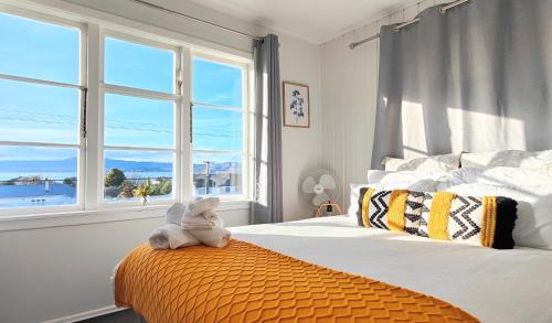 Kawaha Point Casa | Lake, mountain view cottage