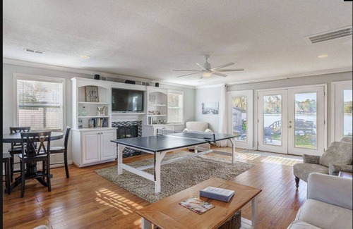 Chapin Casa | Lake Murray lakefront home w/ private dock, great view, large backyard, 4 kayaks