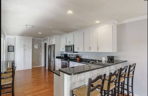 Chapin Casa | Lake Murray lakefront home w/ private dock, great view, large backyard, 4 kayaks
