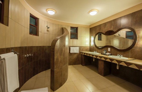 Nakuru Hotel | Lake Nakuru Sopa Lodge