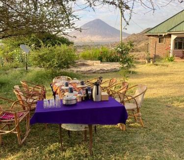 Lake Natron Cama Y Desayuno | Lake Natron Maasai Guesthouse