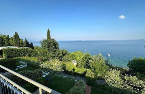 Padenghe sul Garda Apartamento | Lake Oasis with Pool OLD