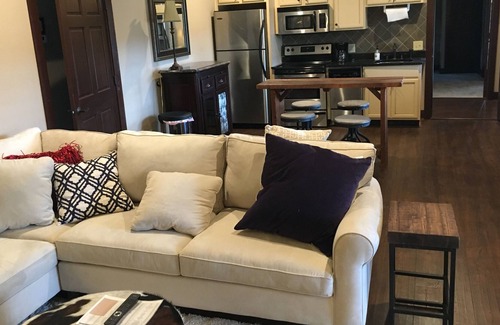 Lake Oconee Villa | Lake Oconee - Suite grande de 1 dormitorio / 1 baño dentro de Cuscowilla