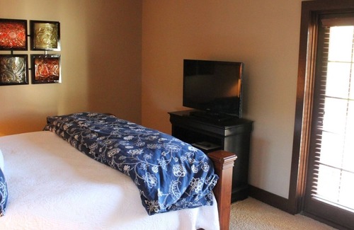 Lake Oconee Villa | Lake Oconee - Suite grande de 1 dormitorio / 1 baño dentro de Cuscowilla