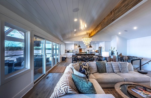 Lake Oconee Casa | Lake Oconee lake front with pool