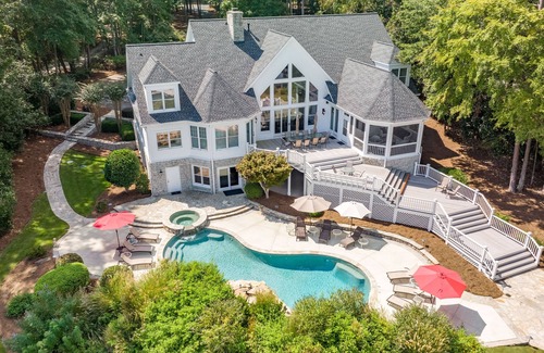 Lake Oconee Casa | Lake Oconee Waterfront Home with pool & private dock
