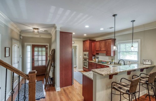 Lake Oconee Casa | Lake Oconee waterfront Townhome in great location! Perfect for large families.