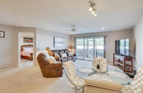 Camdenton Apartamento | Lake of The Ozarks Condo with Pool in Camdenton