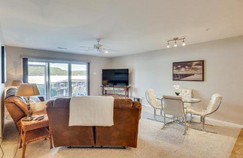 Camdenton Apartamento | Lake of The Ozarks Condo with Pool in Camdenton