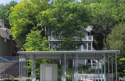 Lake of the Ozarks Casa | Lake of the Ozarks Four Bedroom Home Right Off The Water in Margaritaville