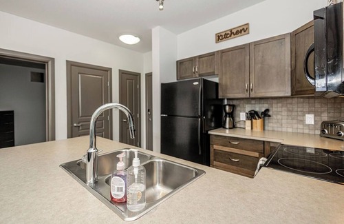 South Pandosy Condominio | Lake Okanagan Sunsets from your Balcony!