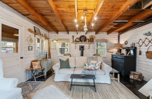 Sandy Creek Casa | Lake Ontario: 3 bedrooms, 1.5 baths, water view, fishing, fire pit, pet-friendly