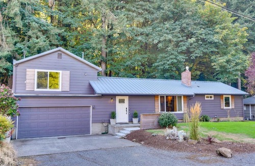 Palisades Casa | Lake Oswego Home with Covered Patio Near Portland!