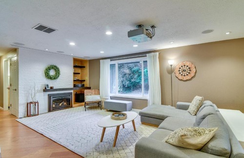 Palisades Casa | Lake Oswego Home with Covered Patio Near Portland!