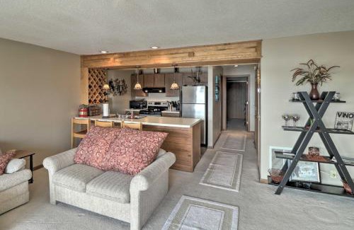 Lake Ozark Apartamento | Lake Ozark Condo with Pool and Fishing Docks!