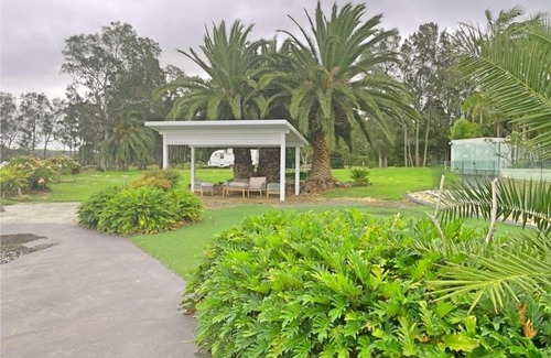 Dora Creek Villa | Lake Palm Retreat