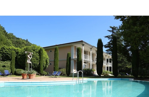 Cuasso Al Monte Apartamento | [Lake - Park - Pool] Lakefront 138