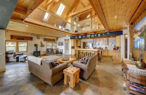 Sandpoint Casa | Lake Pend Oreille Oasis Home with Hot Tub and Games