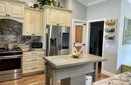 Wesley Chapel Casa | Lake Pool Oasis near Epperson and Wiregrass Ranch