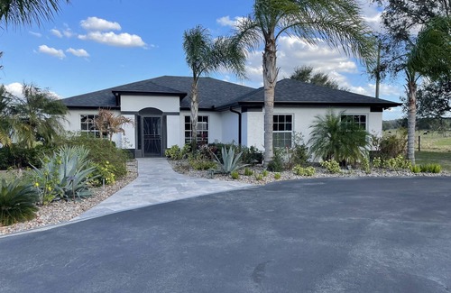 Wesley Chapel Casa | Lake Pool Oasis near Epperson and Wiregrass Ranch