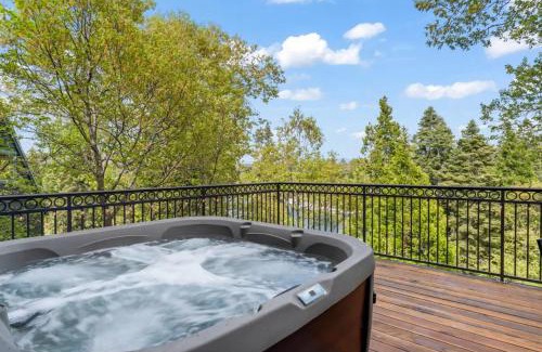 Cedar Glen Casa | Lake Reflection Point Upscale Lake House 4 Bed and 4.5 Bath