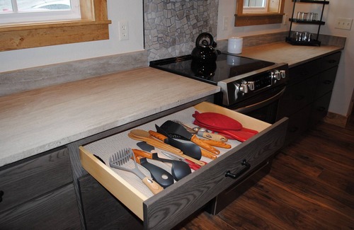 Kimberling City Cabina | Lake Retreat, Lake Views & a Relaxing Hot Tub