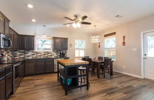 Belton Casa | Lake Ridge Oasis