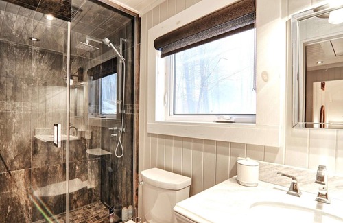 Muskoka Lakes Cabaña | Lake Rosseau-3 mins from Port Carling in the Heart of Muskoka. SANDY BEACH ENTRY