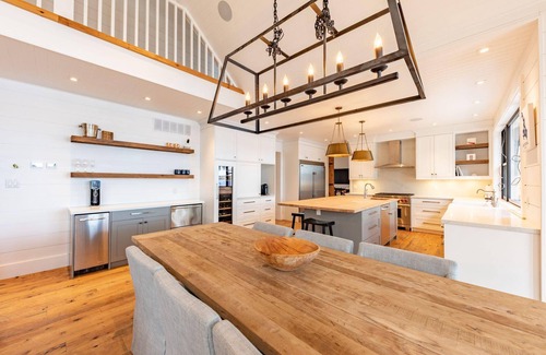 Muskoka Lakes Cabaña | Lake Rosseau! New Build!! 7 Bedrooms, 6 Bath!, Luxury Family Getaway!