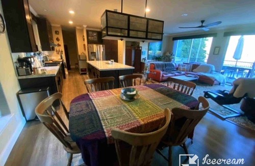Bellingham Casa | Lake Samish Cozy Retreat with the comforts of home. Huge deck, amazing views!
