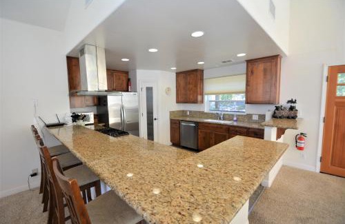Bass Lake Casa | Lake Shore Lake Frontreduced Nightly Rates
