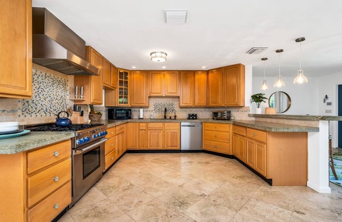 Lake Clarke Shores Casa | Lake Shores Haven - Family Fun! Pool & Hot Tub!