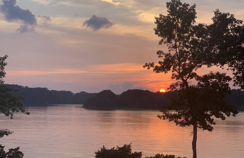 Northport Casa | Lake Side Luxurious Guest Suite: Founder’s Pointe at Lake Tuscaloosa