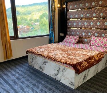 Srinagar Casa | Lake side stays
